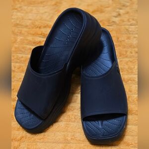 Blk CROCS Slide Sandals